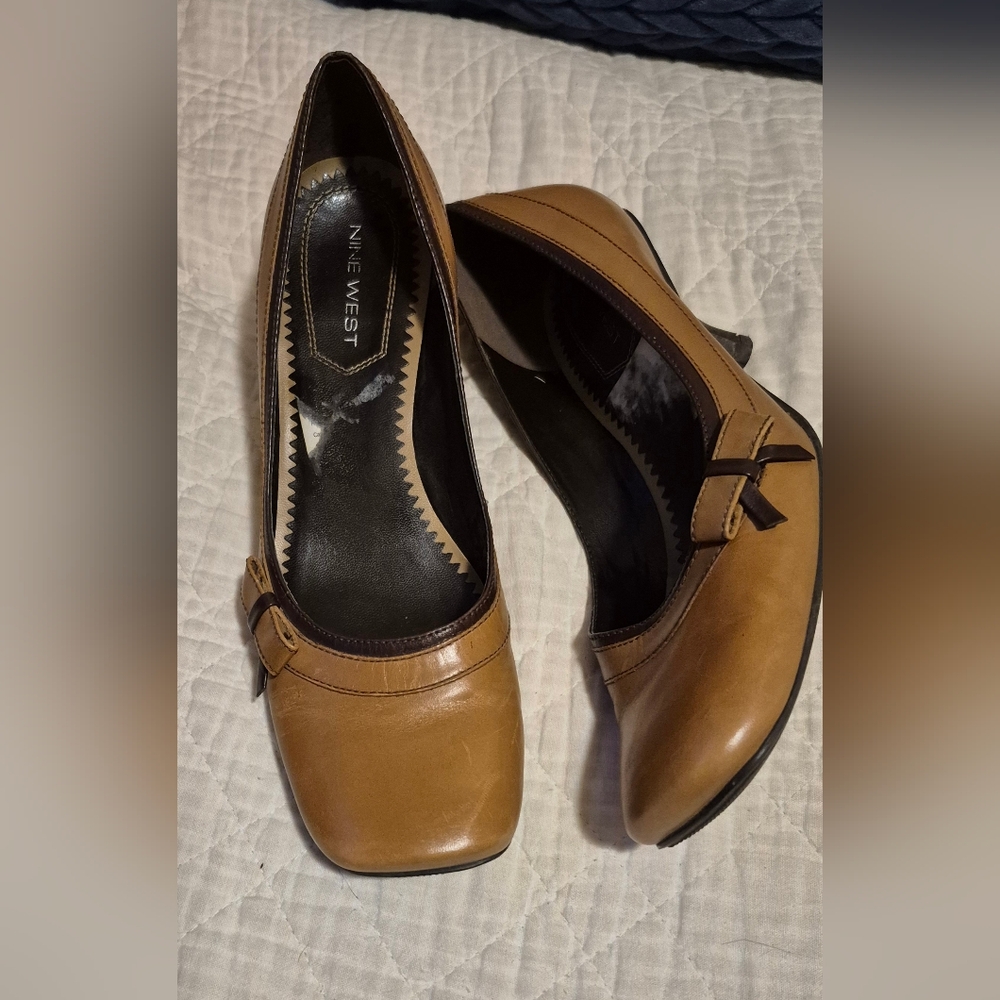 Nine West Women's Tan Pumps - Picture 3 of 7